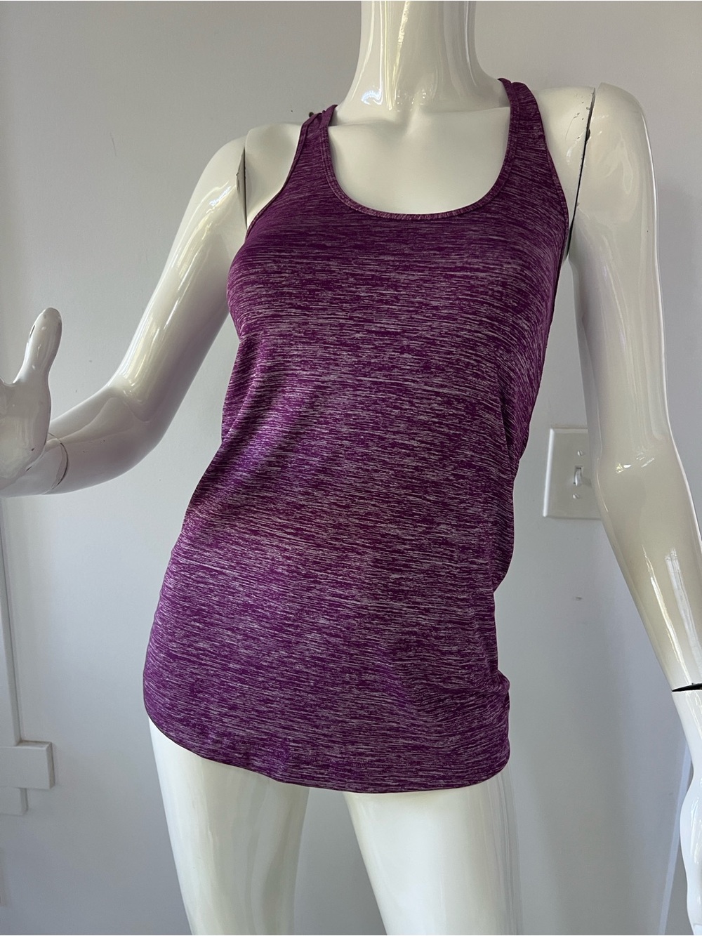 Lululemon athletic Racerback Tank Top  casual  activewear size 4 everyday wear